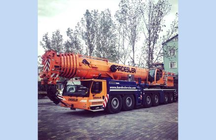 300 tonluk mobil vinç
